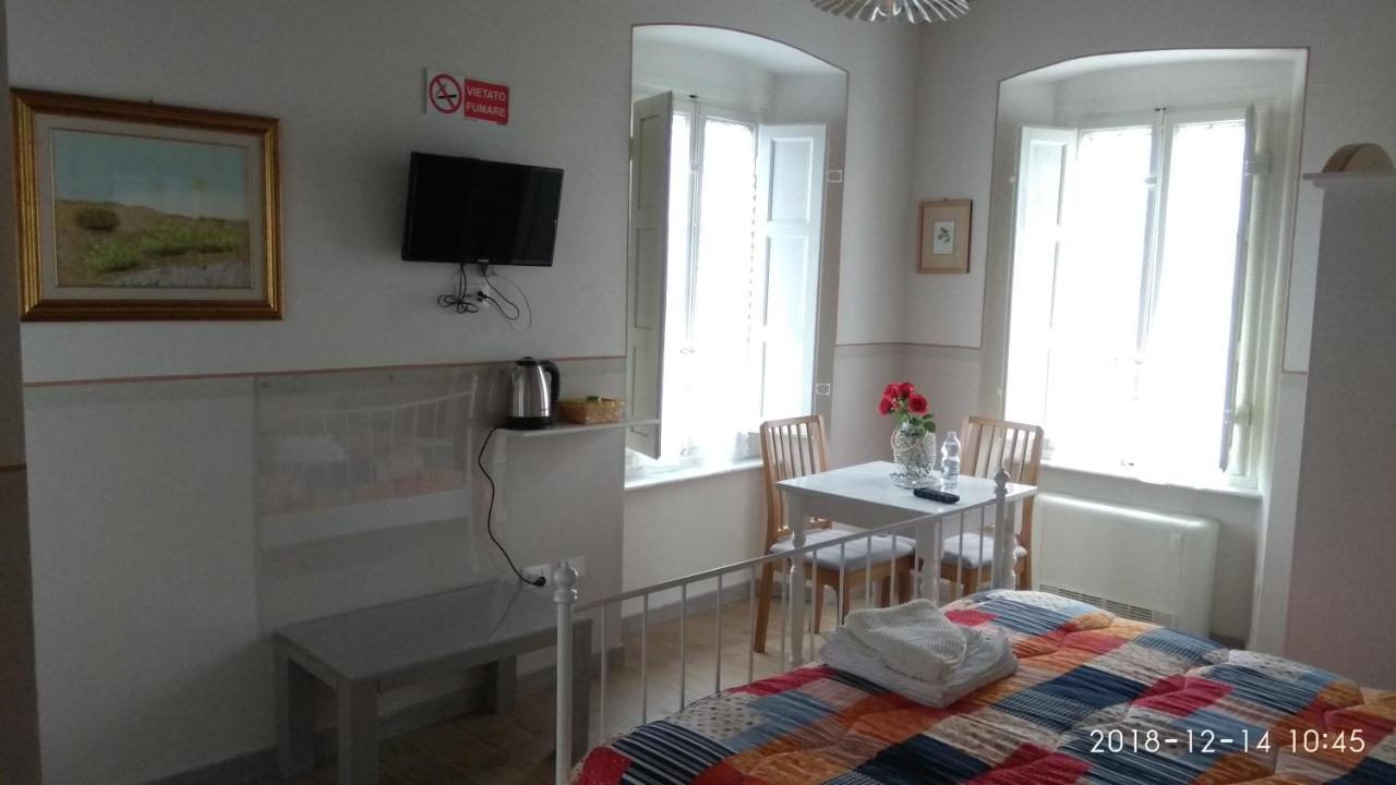 Le Rondini Di San Donato Bed & Breakfast Lucca Bagian luar foto